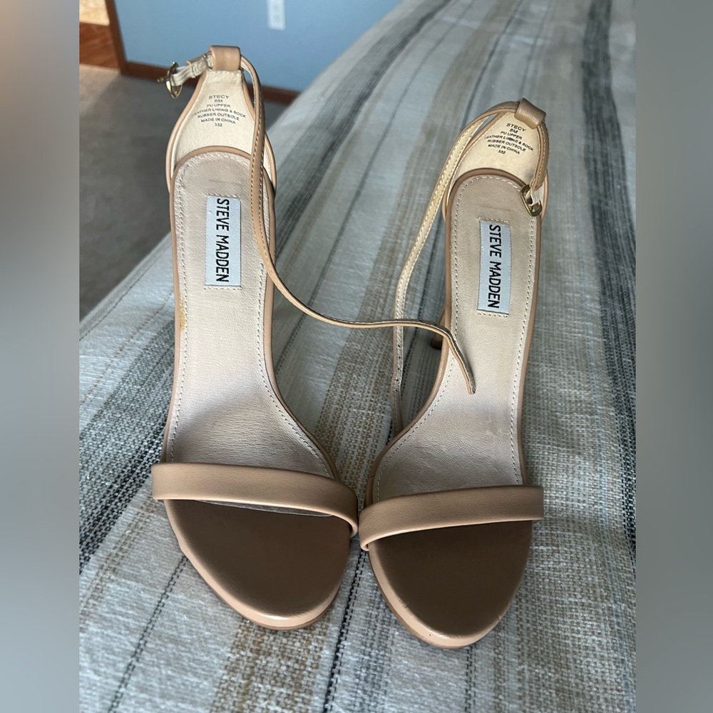Women’s Steve Madden Jude color leather dress heels